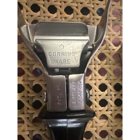 CORNING WARE 2 VTG Detachable Lock On Pot Casserole Twist Handle/Holder Black - Picture 4 of 11